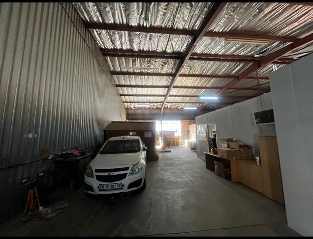 395M² WAREHOUSE TO LET IN SEBENZA